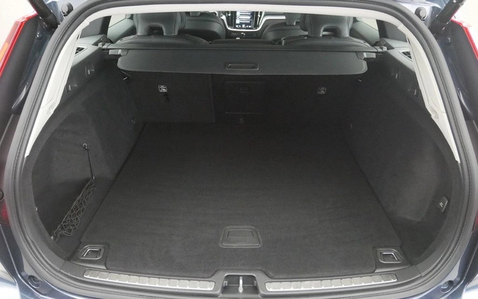 Volvo V60 cena 134899 przebieg: 102313, rok produkcji 2021 z Szczecin małe 326